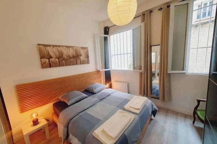 Ganze Wohnung, Appartement Avec Patio à en Plein Centre Ville in Clichy, Hauts-de-Seine