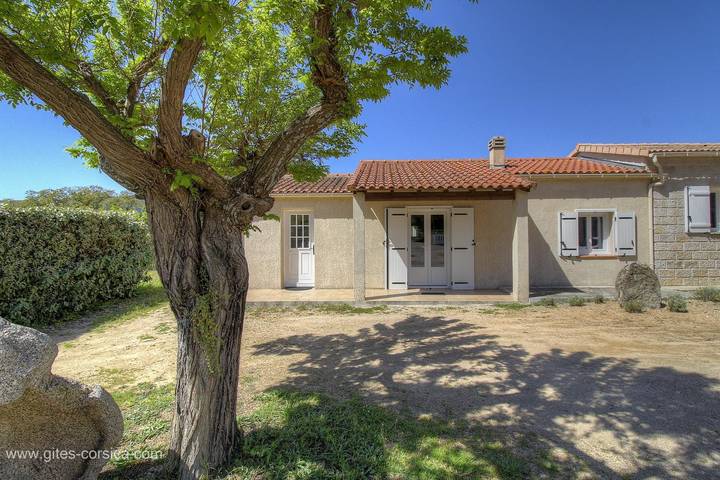 Gîte pour 4 personnes, avec vue ainsi que terrasse et jardin - 1