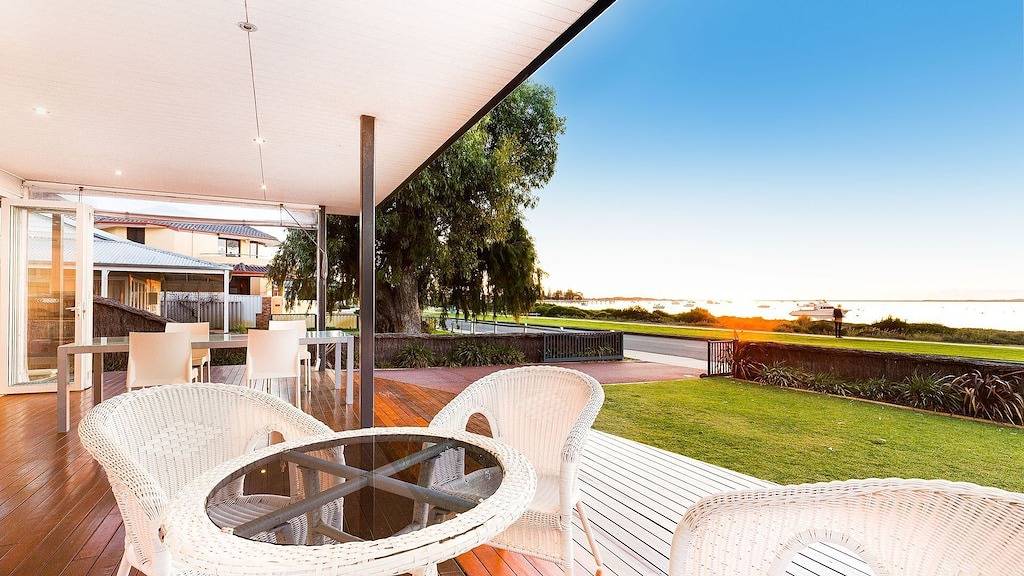 Ganze Wohnung, Starfish - Absolute Beachfront Holiday Retreat in Perth, Western Australia