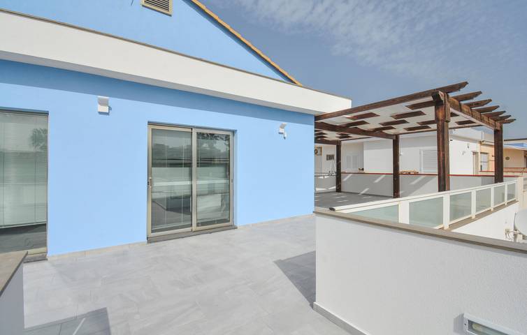Moderno apartamento de 2 dormitorios con piscina, terraza y aire acondicionado - 2 km de la playa in Casuzze, Santa Croce Camerina