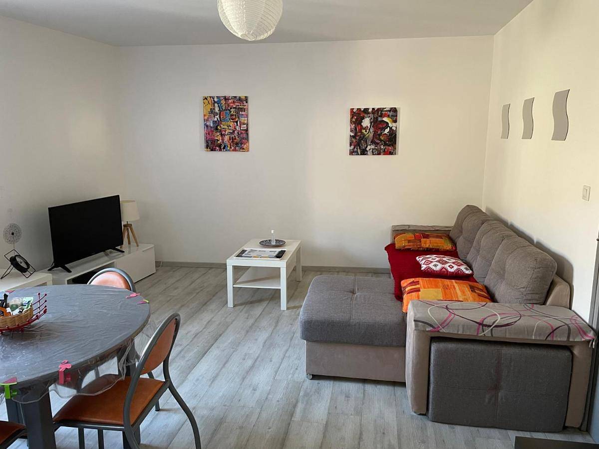 Appartement entier, One-Bedroom Apartment in Catllar, Parc naturel régional des Pyrénées catalanes
