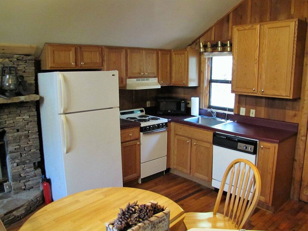 Studio Kabine perfekt für zwei, Schwimmbad, Timberwinds Resort -Cades Cove Hide Away - Pet Friendly in Tuckaleechee, Blount County