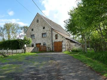 Gîte pour 6 personnes, avec jardin, animaux acceptés dans le Puy-de-Dôme