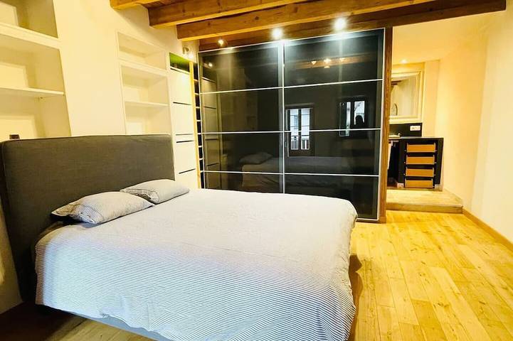 Renovated 19th-century farmhouse, perfect for short or extended stays. in Saint-Julien-en-Genevois, Saint-Julien-en-Genevois und Umgebung