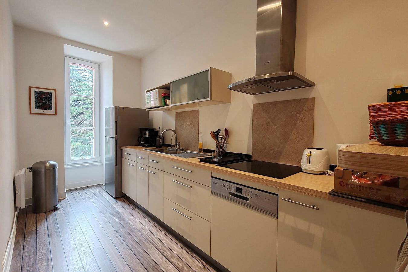 Apartamento entero, Bright apartment with private beach access in Saint-Lunaire, Región de Saint-Malo