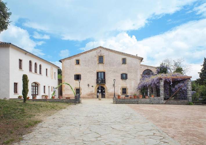 Casa de huéspuedes para 3 personas, con Terraza y Jardín además de Piscina y Vistas en Osona