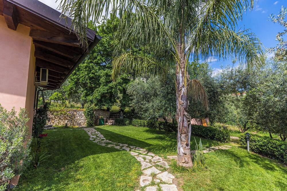 Positano Villa with View - Large Garden and Private Pool - 3 bedrooms 2 bathrooms in Formia, Latina Provinz