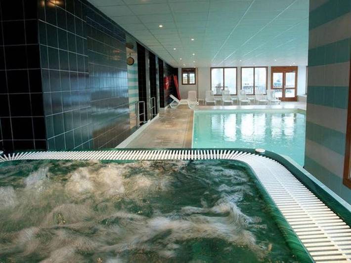 Chalet pour 6 personnes, avec sauna et jacuzzi ainsi que piscine et balcon à Les Orres - 4