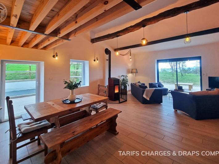 Gîte pour 12 personnes, avec jardin à Pouilly-lès-Feurs