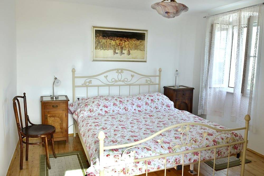 Ganze Wohnung, Insel Cres, Stivan, liebevoll restaur. Dorfhaus über der Adriabucht Meraščica in Martinscica, Cres