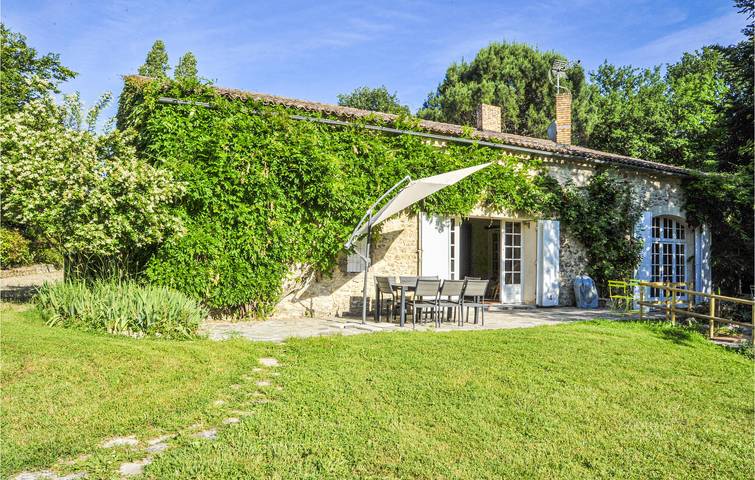 Maison de vacances pour 9 personnes, avec terrasse ainsi que jardin et piscine, animaux acceptés - 1