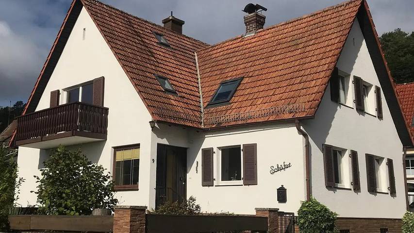 Ferienhaus für 8 Personen, mit Garten in Dahn