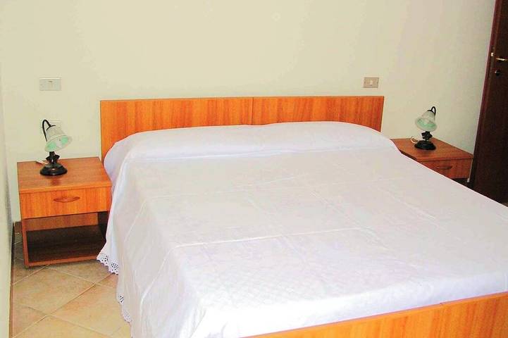 Ganze Wohnung, Apartment 300 meters from the beach in villa of the Olives and Roses in Orosei, Golf von Orosei