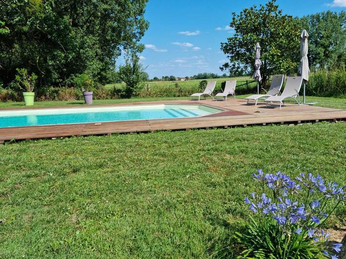 Location de vacances pour 3 personnes, avec piscine ainsi que terrasse et jardin à La Suze-sur-Sarthe - 3