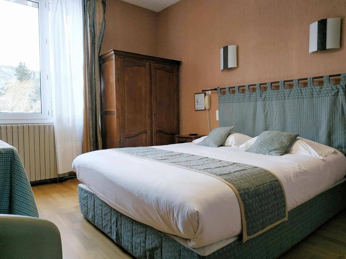 Triple Room with Balcony in Chambon-sur-Lac, Parc naturel régional des Volcans d'Auvergne