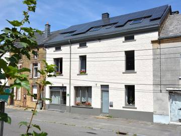 Gîte pour 8 personnes, avec jardin dans Sainte-Cécile (Florenville)
