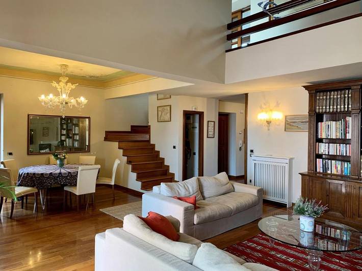 Apartamento de vacaciones para 9 personas, con balcón además de vistas al lago y vistas - 1