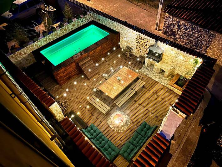 Casa rural con piscina para 14 personas, con jardín y vistas al lago además de piscina y vistas en Provincia de Soria