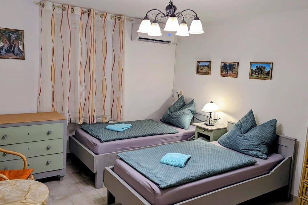 Casa Emilia - \"Your temporary home\" - spacious, cozy and central in Carovigno, Salento