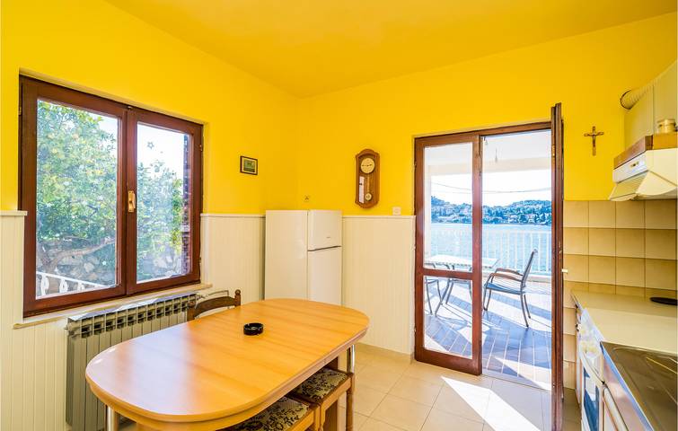 Ganze Ferienwohnung, Gemütliche Wohnung mit Terrasse, in Strandnähe und mit Parkplatz in Zaton, Grad Dubrovnik