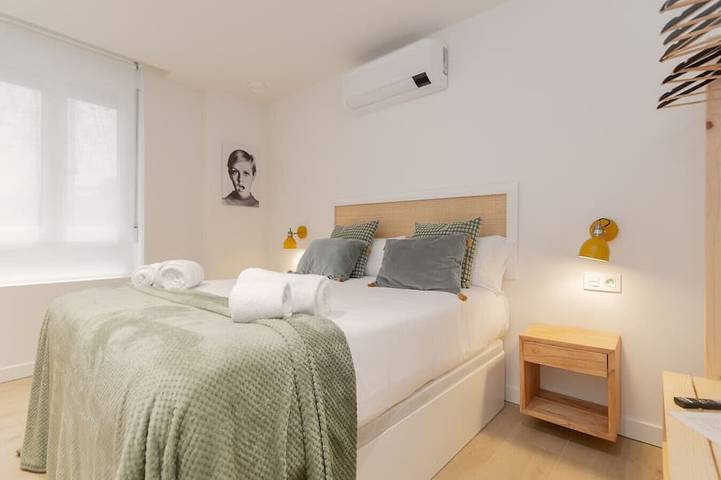 Ganze Wohnung, Txapitela Rooms - Perfect for 3 in Pamplona, Navarra Provinz