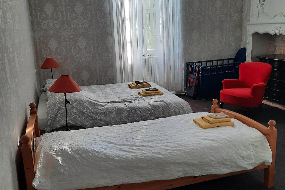 Large vacation home in the Lot in the heart of the Quercy regional park in Saint-Sulpice (Lot), Quercy