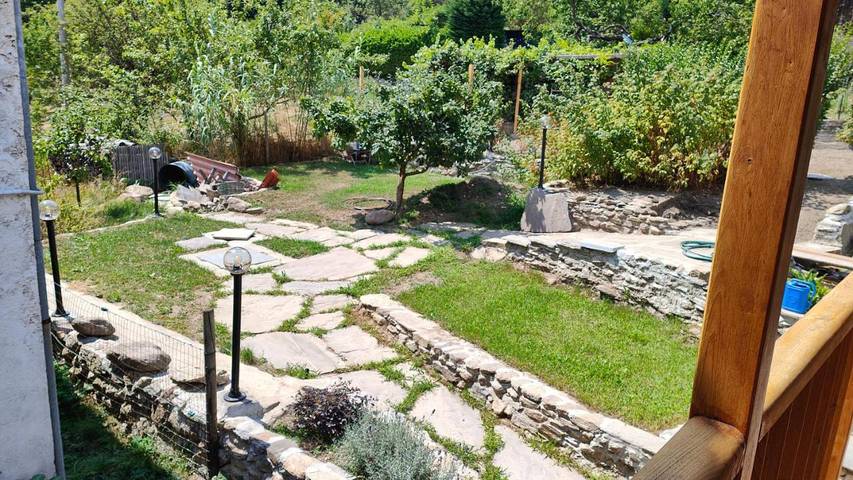 Appartement de vacances pour 2 personnes, avec jardin ainsi que vue et piscine