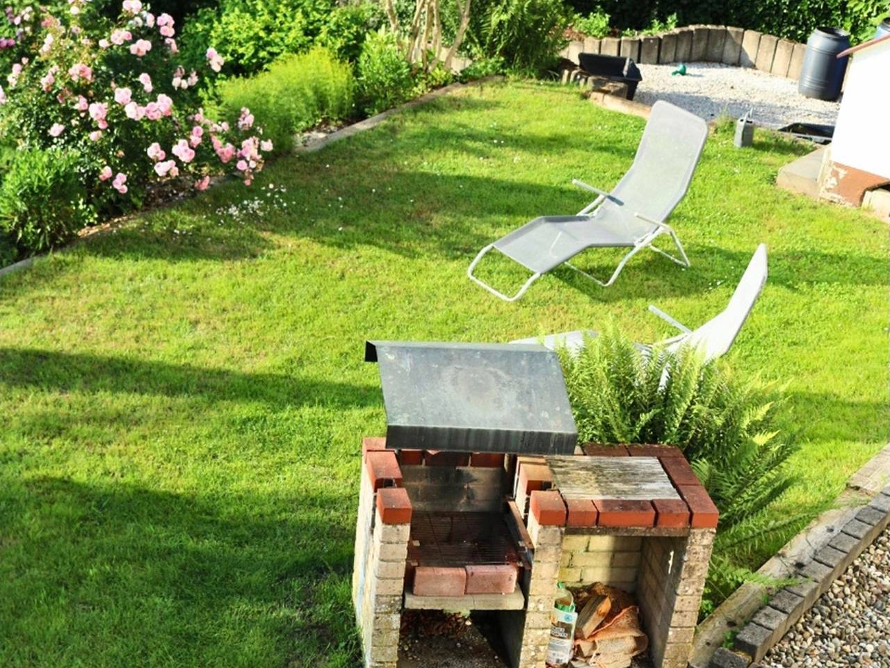 Ganze Ferienwohnung, Belle Vue - Ruhige Ferienwohnung mit Terrasse und Garten in Sankt Wendel, Saar-Nahe-Bergland