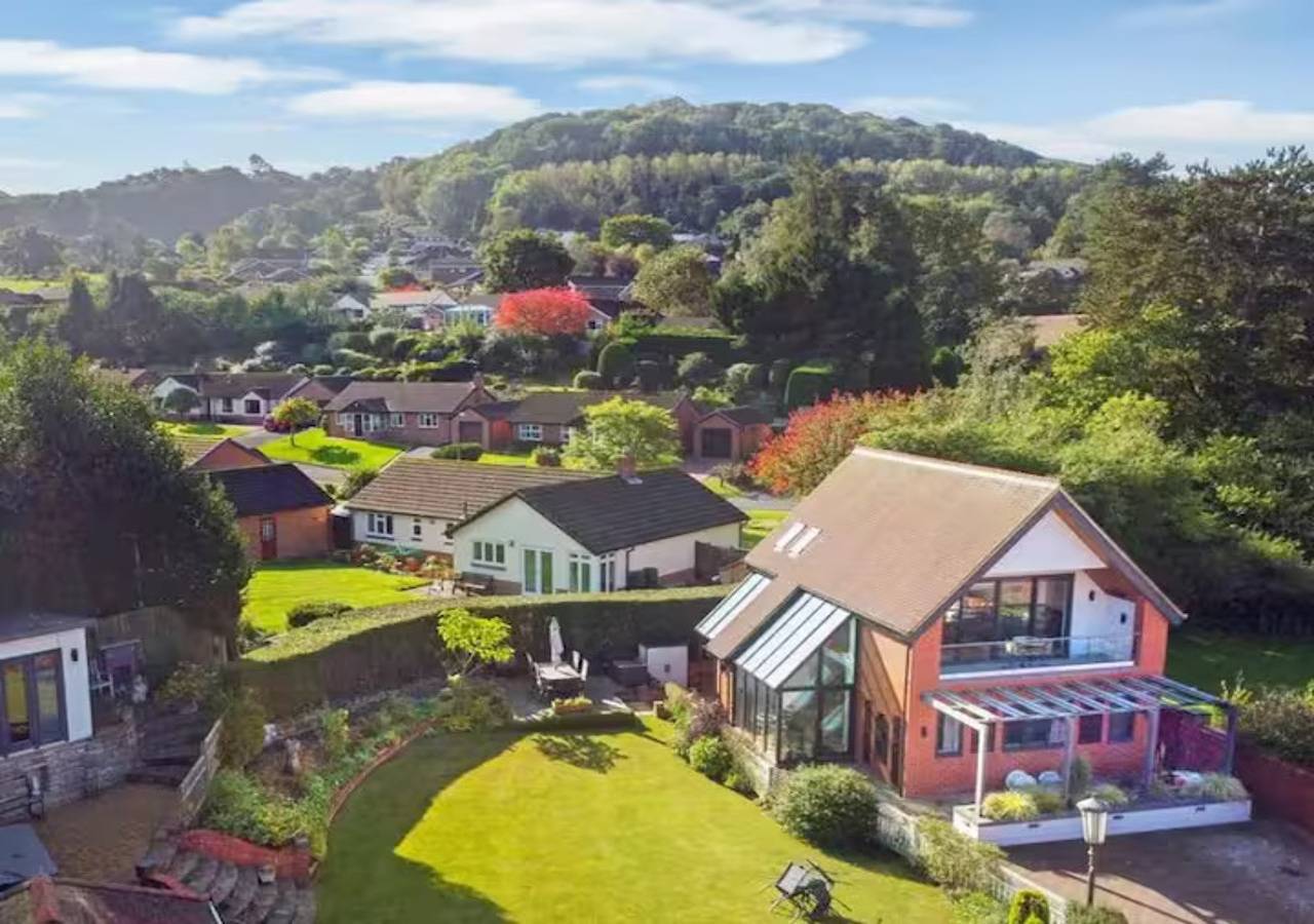 An outstanding, modern Annex with superb views- Pass the Keys in Church Stretton, Shropshire Hills
