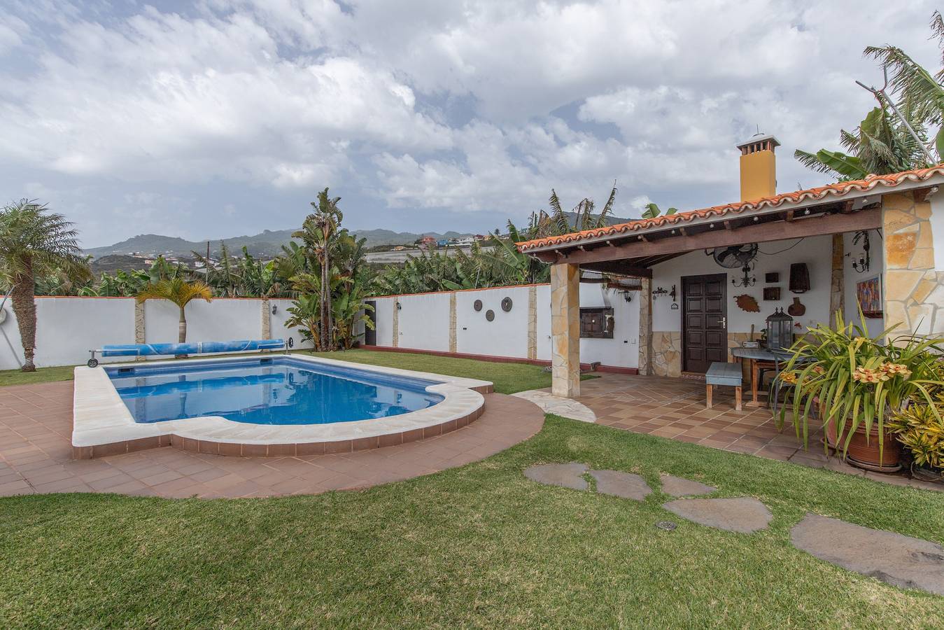 Apartamento entero, Apartamento 'Casita La Finca 3' con vistas a la montaña, Wi-Fi y aire acondicionado in Breña Baja, La Palma Sur