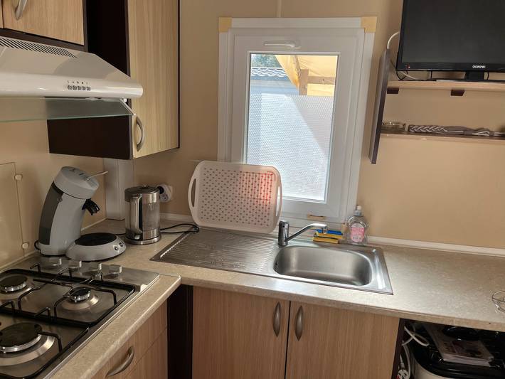 Bungalow für 6 Personen, mit Garten und Whirlpool sowie Kinderpool in Languedoc-Roussillon - 4