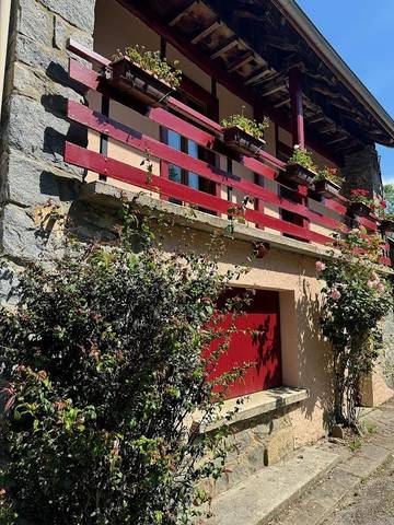 Gîte pour 6 personnes, avec terrasse et jardin à Massat