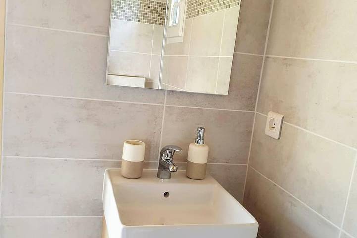 Location de vacances pour 2 personnes à Peri - 2