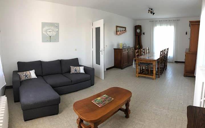 Gîte pour 8 personnes, avec terrasse et jardin, animaux acceptés à Créances - 3