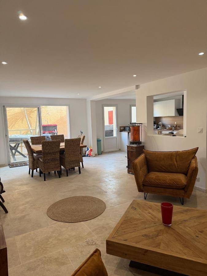 Villa pour 8 personnes, avec jardin et vue, animaux acceptés à Aigues-Mortes - 2