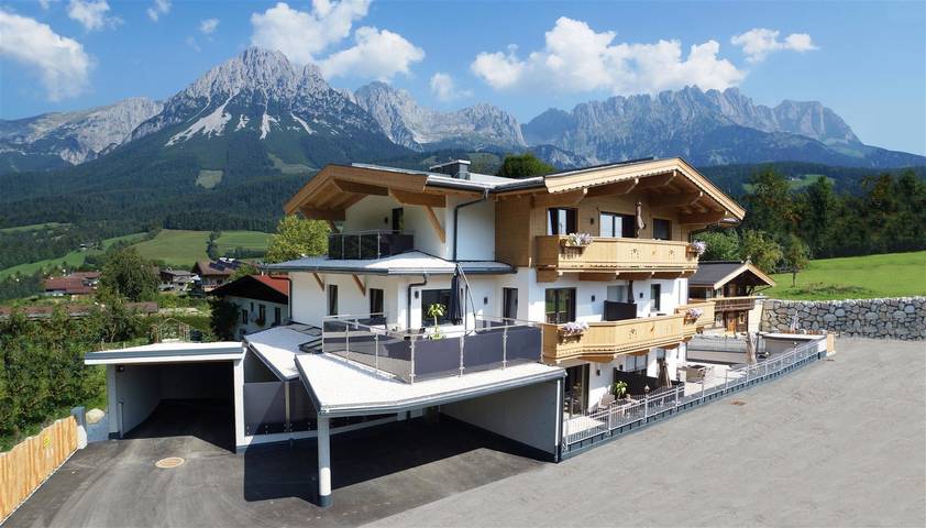 Ferienwohnung für 4 Personen, mit Balkon und Terrasse sowie Garten und Sauna in Ellmau
