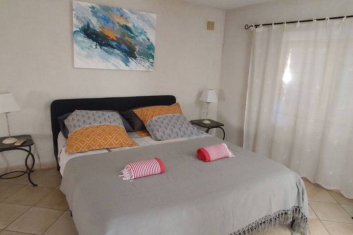 Location de vacances pour 3 personnes, avec piscine, animaux acceptés à Robion - 4