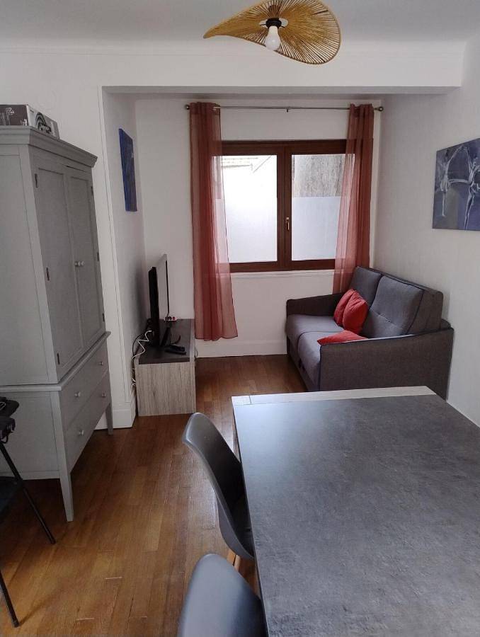 Gîte pour 4 personnes, avec balcon à Mirecourt - 2