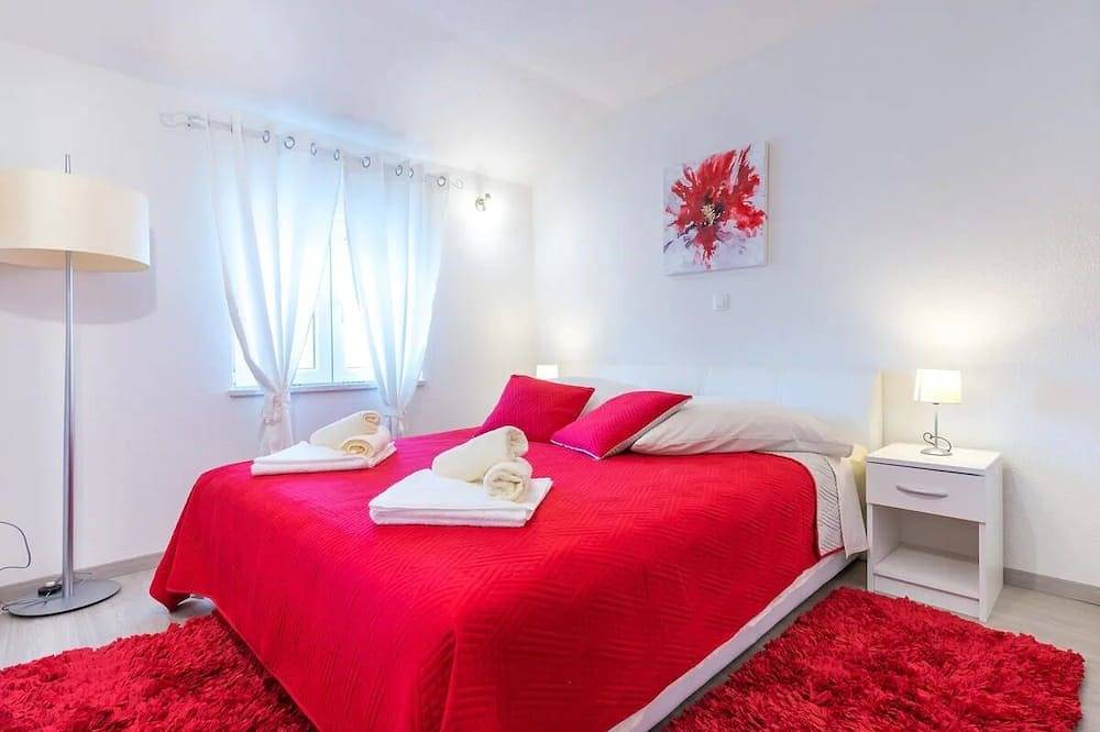 Tranquility and Nature in 4 bedroom w/ Sea view - 300m from the sea in Mokosica, Dubrovnik-Neretva