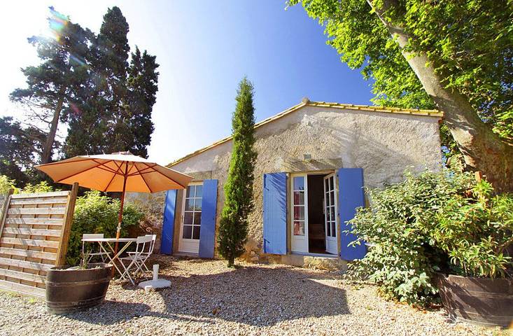 Gîte pour 4 personnes, avec jardin ainsi que piscine et terrasse à Aragon