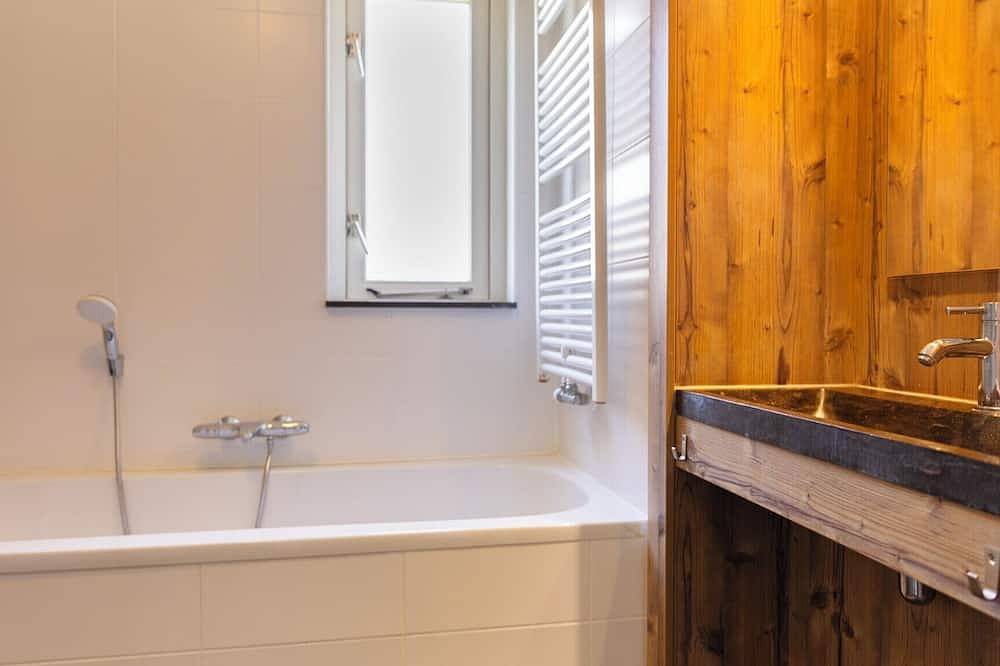 Luxury bungalow for 6 people in Diessen, Nordbrabant