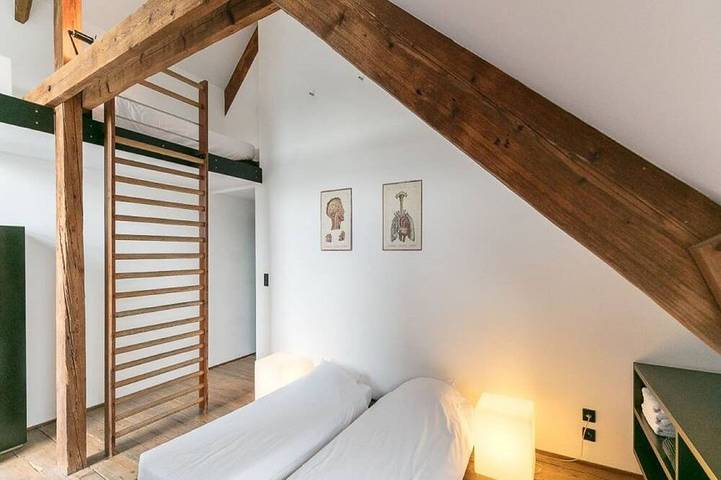 Location de vacances pour 21 personnes, avec terrasse et jardin à Anhée - 2