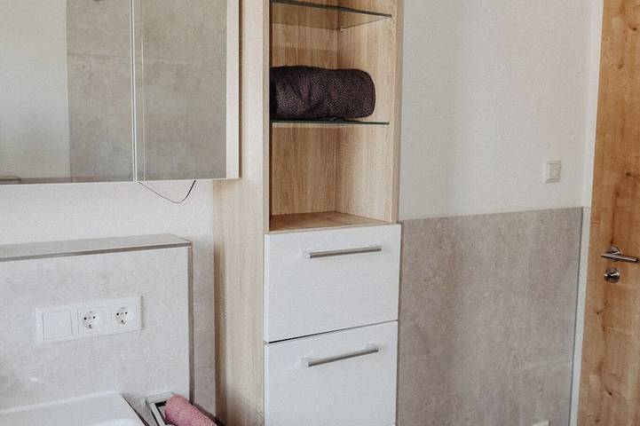 Ganze Wohnung, 4 Sterne Ferienwohnung mit 75 qm - Neubau - auf dem Bauernhof - Hainzlmeir Hof in Achenmühle, Rohrdorf