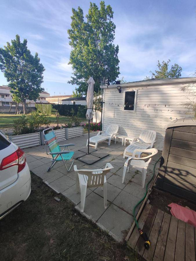 Camping pour 4 personnes, avec jardin ainsi que vue et terrasse à Marseillan - 3