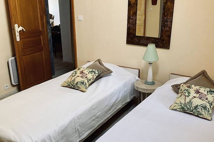 Gîte pour 14 personnes, avec jardin et jacuzzi à Saint-Sébastien-d'Aigrefeuille - 3