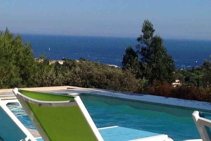 Villa pour 10 personnes, avec terrasse et jardin, animaux acceptés à Cavalaire-sur-Mer