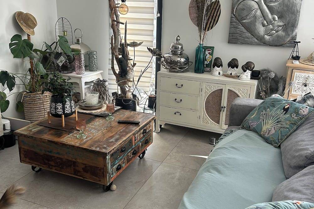 House with pool near the sea in La Garde, Toulon region