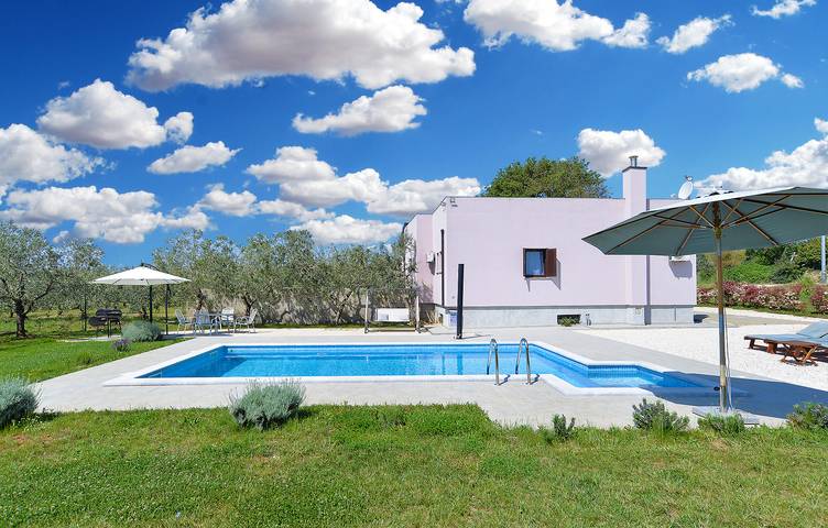 Ferienhaus für 6 Personen, mit Pool und Terrasse