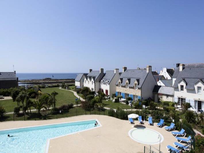 Gîte pour 4 personnes, avec piscine et terrasse, adapté aux familles dans Plage de Grève Blanche (Guilvinec) - 3