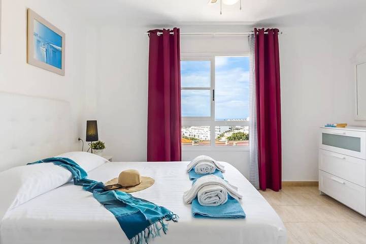 Appartement entier, 1314 Fabuleux Duplex de 2 Chambres, Terrasse sur le toit, Wifi in Playa de Ajabo, Adeje